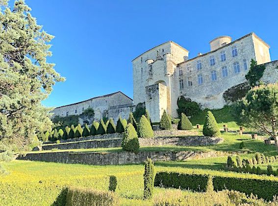Soutien important pour le château de Courrensan et l’église romane de Jézeau